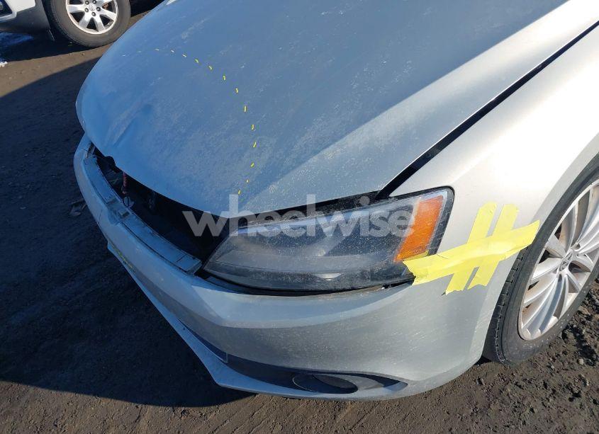 Photo 6 of 2011 Volkswagen Jetta 2.5L SEL (VIN 3VWLZ7AJ5BM100885)