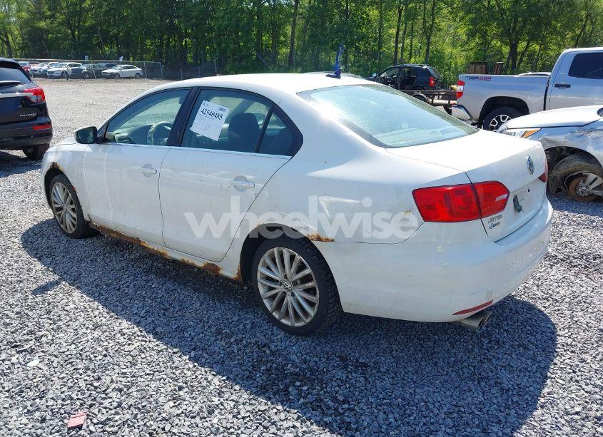 Photo 3 of 2011 Volkswagen Jetta 2.5L SEL (VIN 3VWLZ7AJ5BM354547)