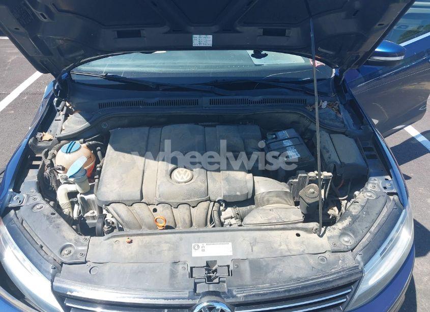 Photo 10 of 2011 Volkswagen Jetta 2.5L SEL (VIN 3VWLZ7AJ9BM097800)