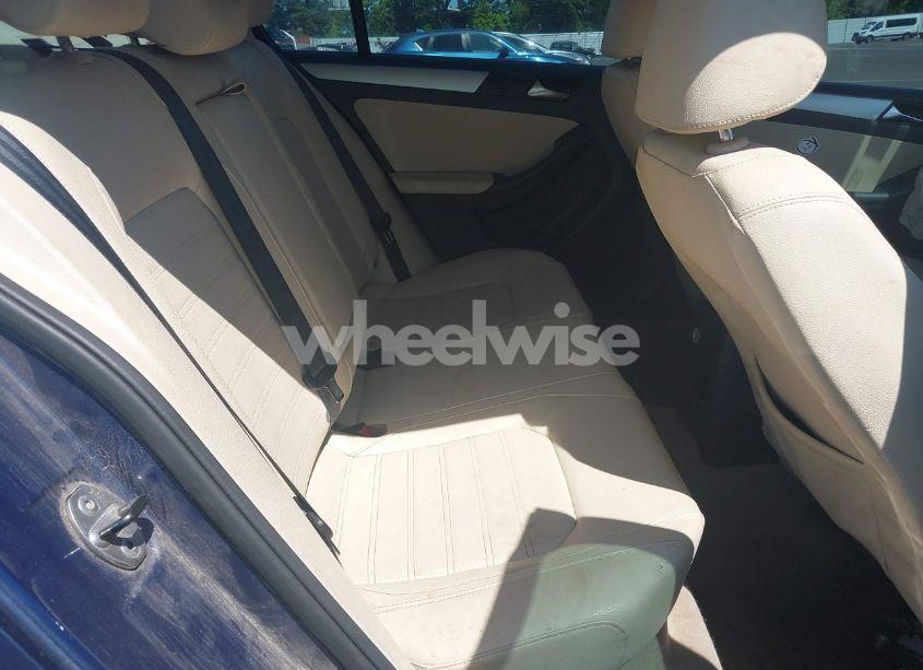 Photo 8 of 2011 Volkswagen Jetta 2.5L SEL (VIN 3VWLZ7AJ9BM097800)