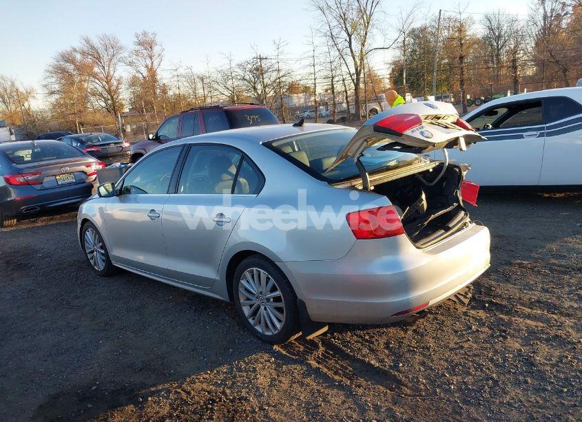 Photo 14 of 2011 Volkswagen Jetta 2.5L SEL (VIN 3VWLZ7AJ9BM371481)