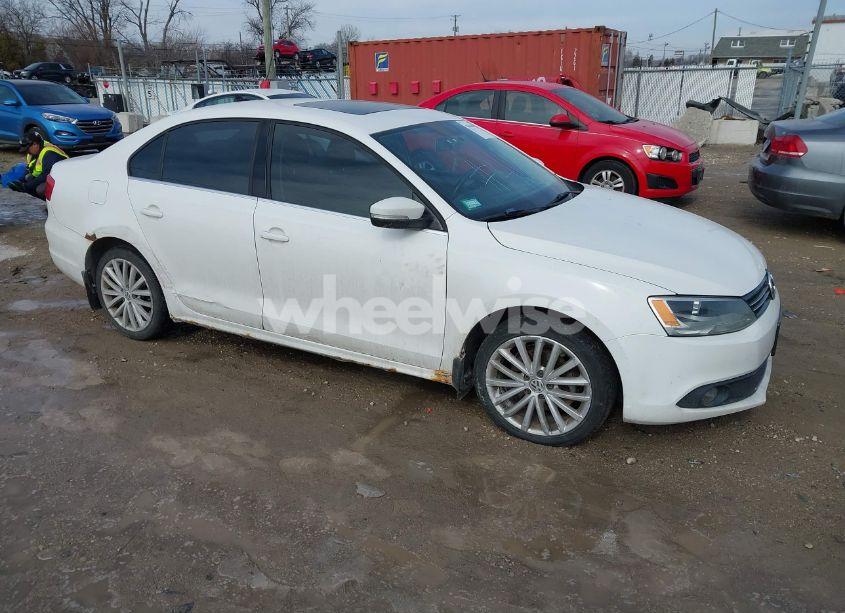 2011 Volkswagen Jetta 2.5L SEL (VIN 3VWLZ7AJ9BM394145) main photo