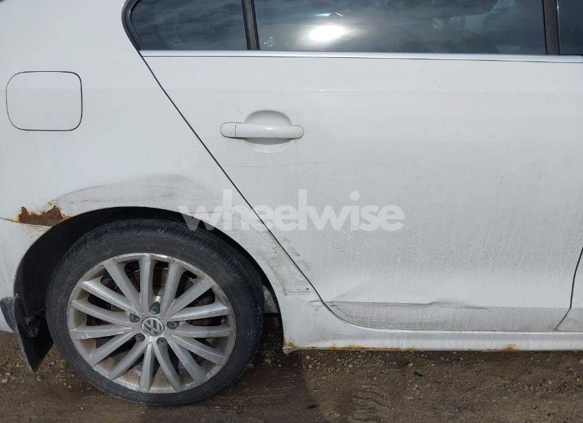 Photo 15 of 2011 Volkswagen Jetta 2.5L SEL (VIN 3VWLZ7AJ9BM394145)