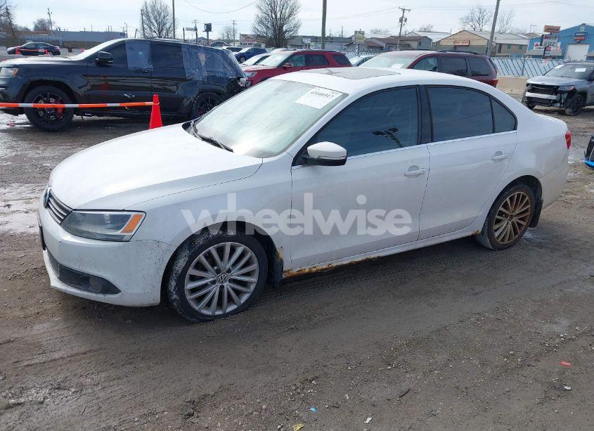 Photo 2 of 2011 Volkswagen Jetta 2.5L SEL (VIN 3VWLZ7AJ9BM394145)