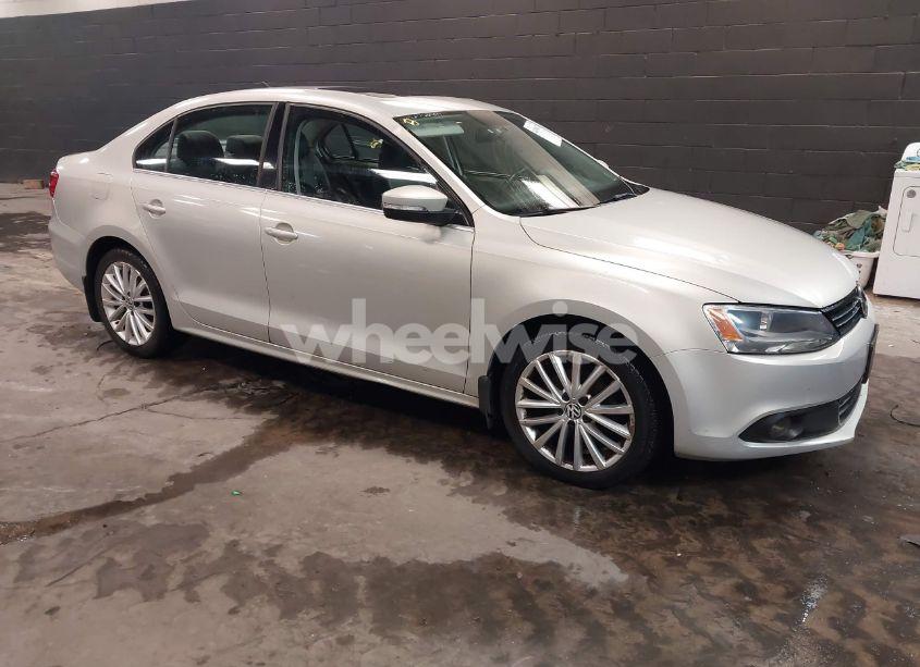 2011 Volkswagen Jetta 2.5L SEL (VIN 3VWLZ7AJ9BM394369) main photo