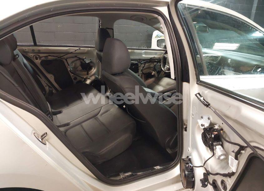 Photo 8 of 2011 Volkswagen Jetta 2.5L SEL (VIN 3VWLZ7AJ9BM394369)