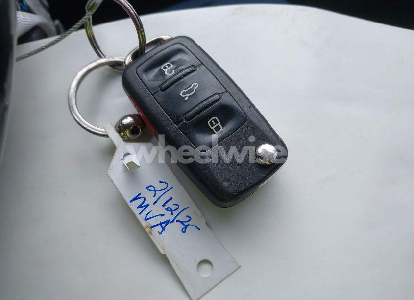 Photo 11 of 2011 Volkswagen Jetta 2.5L SEL (VIN 3VWLZ7AJXBM104270)