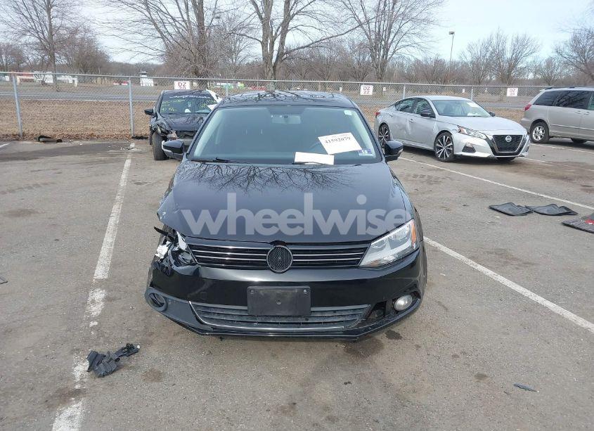 Photo 12 of 2011 Volkswagen Jetta 2.5L SEL (VIN 3VWLZ7AJXBM104270)