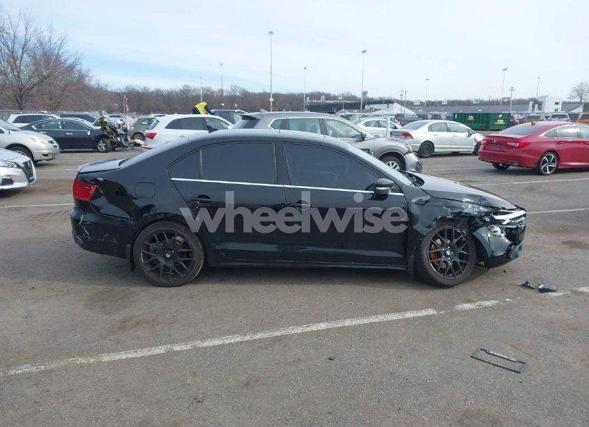 Photo 13 of 2011 Volkswagen Jetta 2.5L SEL (VIN 3VWLZ7AJXBM104270)