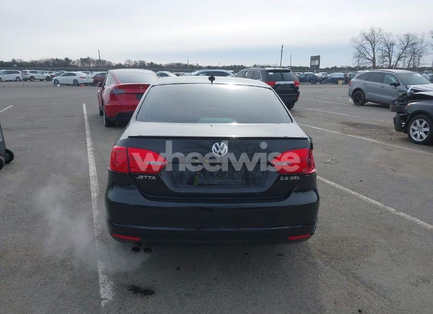 Photo 16 of 2011 Volkswagen Jetta 2.5L SEL (VIN 3VWLZ7AJXBM104270)