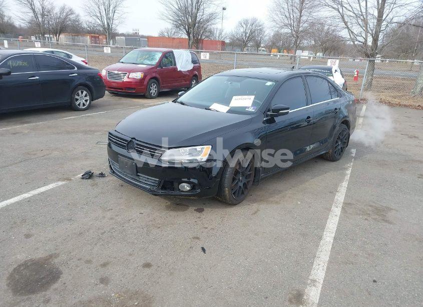 Photo 2 of 2011 Volkswagen Jetta 2.5L SEL (VIN 3VWLZ7AJXBM104270)