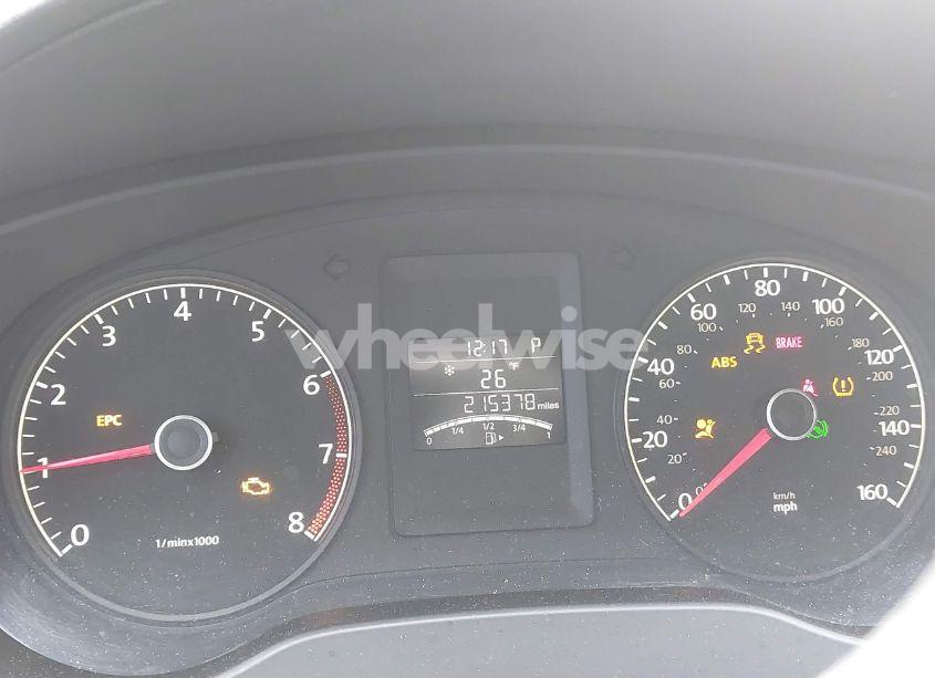 Photo 7 of 2011 Volkswagen Jetta 2.5L SEL (VIN 3VWLZ7AJXBM104270)