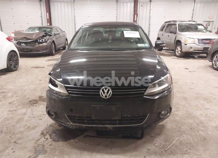 Photo 12 of 2011 Volkswagen Jetta 2.5L SEL (VIN 3VWLZ7AJXBM328459)