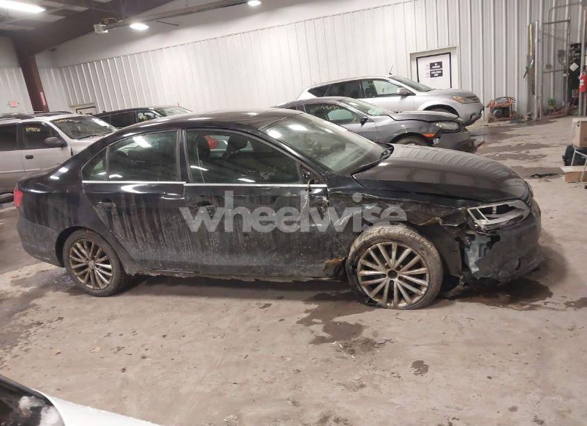 Photo 13 of 2011 Volkswagen Jetta 2.5L SEL (VIN 3VWLZ7AJXBM328459)