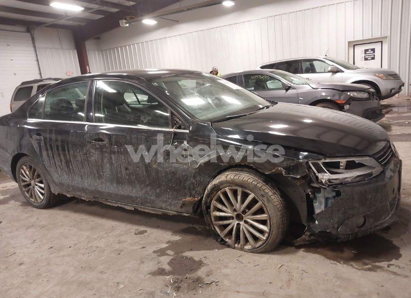 Photo 6 of 2011 Volkswagen Jetta 2.5L SEL (VIN 3VWLZ7AJXBM328459)