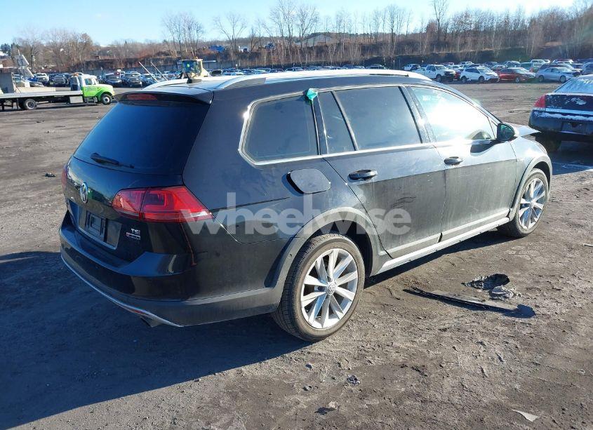 Photo 4 of 2017 Volkswagen Golf ALLTRACK TSI S/TSI SE (VIN 3VWM17AU3HM524662)