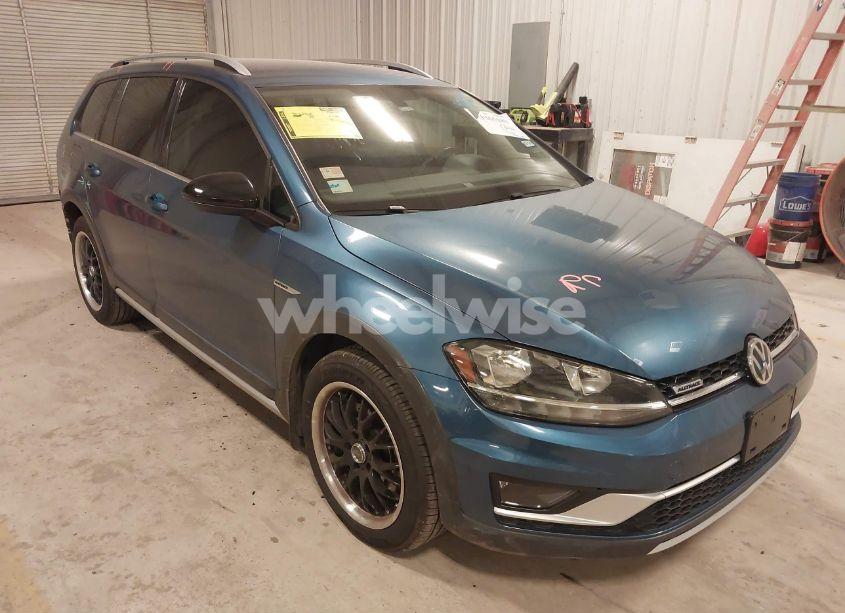 2019 Volkswagen Golf ALLTRACK TSI S/TSI SE/TSI SEL (VIN 3VWM17AU3KM517072) main photo