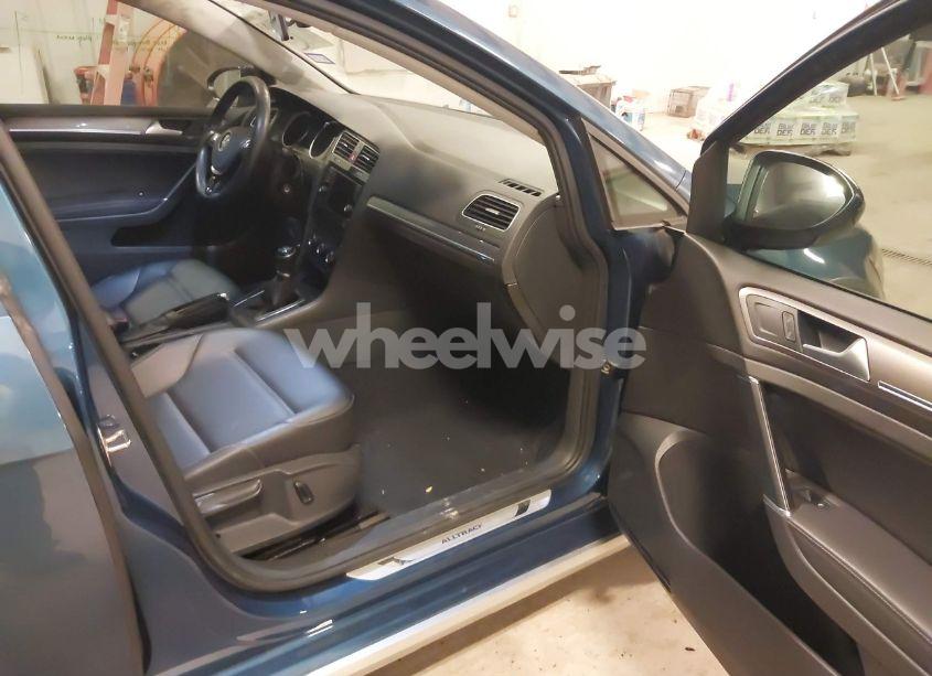 Photo 5 of 2019 Volkswagen Golf ALLTRACK TSI S/TSI SE/TSI SEL (VIN 3VWM17AU3KM517072)