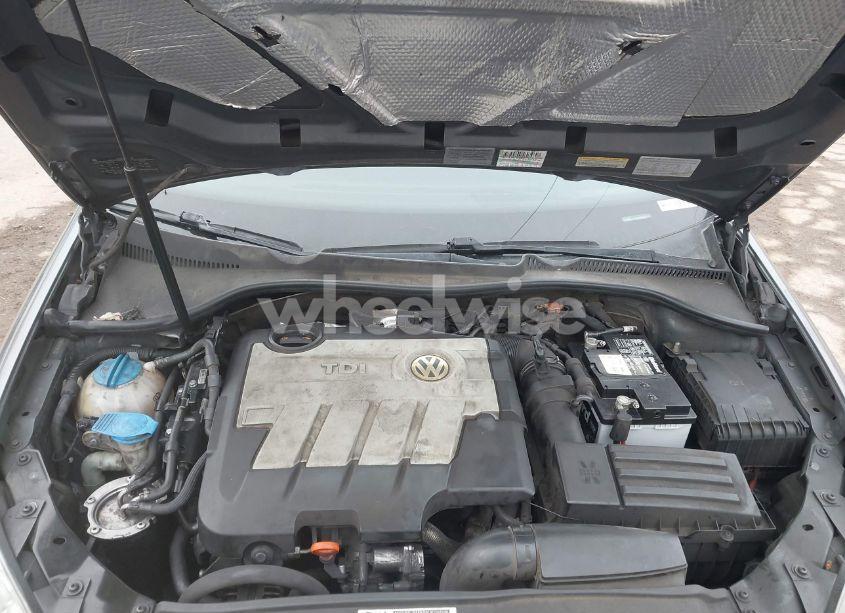 Photo 10 of 2011 Volkswagen Jetta SPORTWAGEN 2.0L TDI (VIN 3VWML7AJ2BM632035)