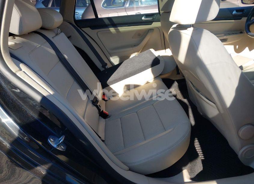 Photo 8 of 2011 Volkswagen Jetta SPORTWAGEN 2.0L TDI (VIN 3VWML7AJ2BM693482)