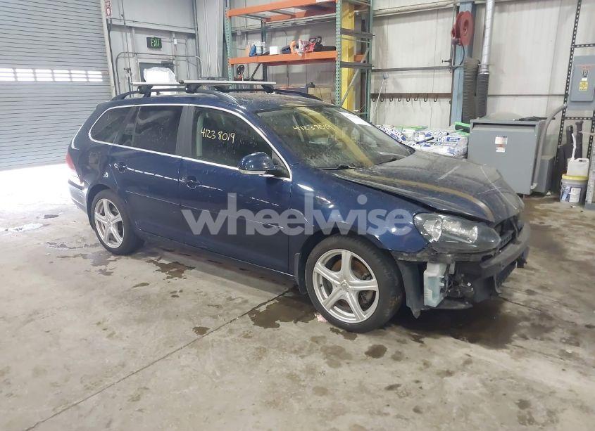 2013 Volkswagen Jetta SPORTWAGEN 2.0L TDI (VIN 3VWML7AJ2DM692433) main photo