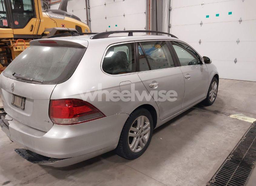 Photo 4 of 2014 Volkswagen Jetta SPORTWAGEN 2.0L TDI (VIN 3VWML7AJ2EM608371)