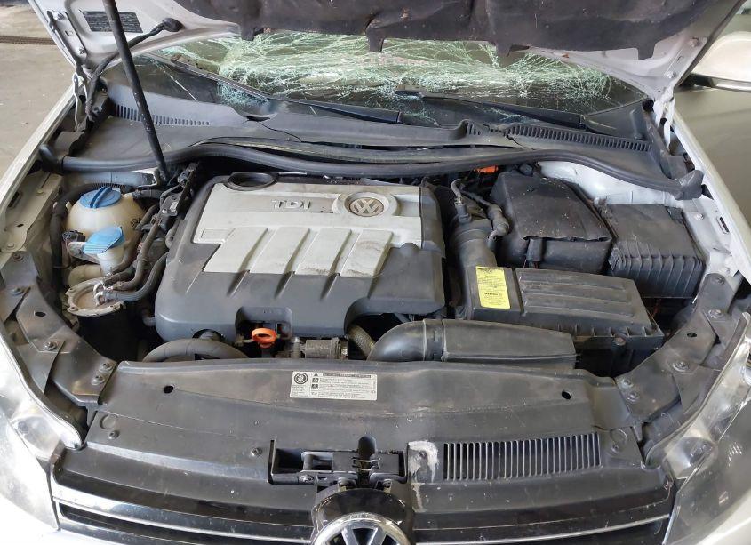 Photo 10 of 2011 Volkswagen Jetta SPORTWAGEN 2.0L TDI (VIN 3VWML7AJ3BM667392)