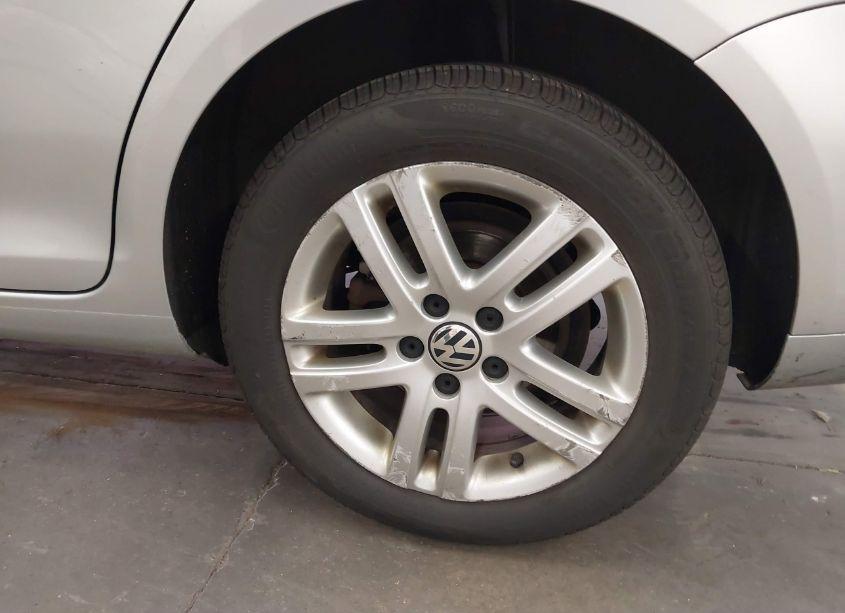 Photo 12 of 2011 Volkswagen Jetta SPORTWAGEN 2.0L TDI (VIN 3VWML7AJ3BM667392)