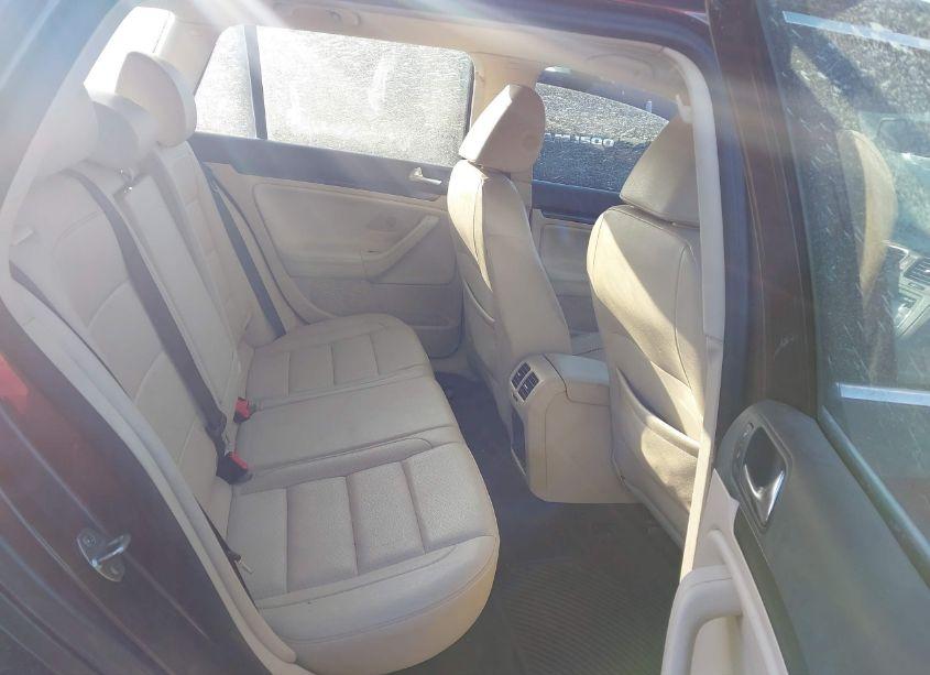 Photo 8 of 2012 Volkswagen Jetta SPORTWAGEN 2.0L TDI (VIN 3VWML7AJ3CM684517)