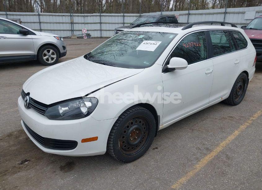 Photo 2 of 2014 Volkswagen Jetta SPORTWAGEN 2.0L TDI (VIN 3VWML7AJ5EM601267)