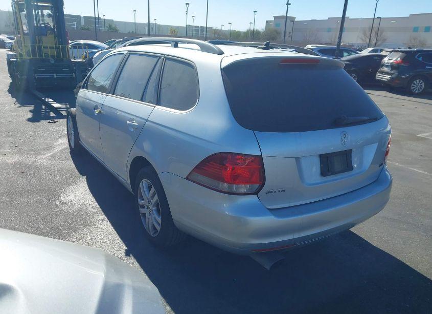 Photo 3 of 2013 Volkswagen Jetta SPORTWAGEN 2.0L TDI (VIN 3VWML7AJ8DM665317)