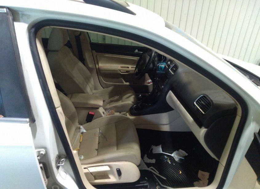 Photo 5 of 2014 Volkswagen Jetta SPORTWAGEN 2.0L TDI (VIN 3VWML7AJ8EM615356)