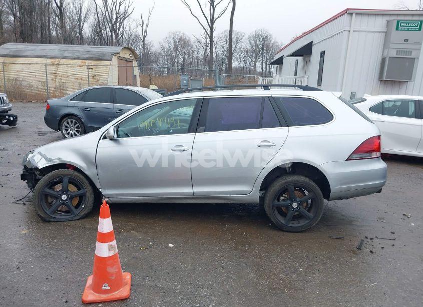 Photo 15 of 2013 Volkswagen Jetta SPORTWAGEN 2.0L TDI (VIN 3VWML7AJ9DM608463)