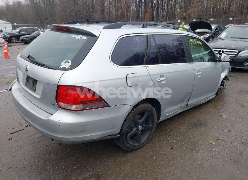 Photo 4 of 2013 Volkswagen Jetta SPORTWAGEN 2.0L TDI (VIN 3VWML7AJ9DM608463)