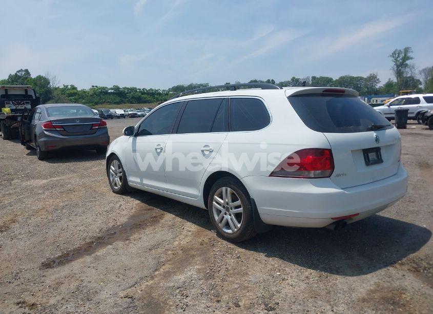 Photo 3 of 2014 Volkswagen Jetta SPORTWAGEN 2.0L TDI (VIN 3VWML7AJXEM622874)