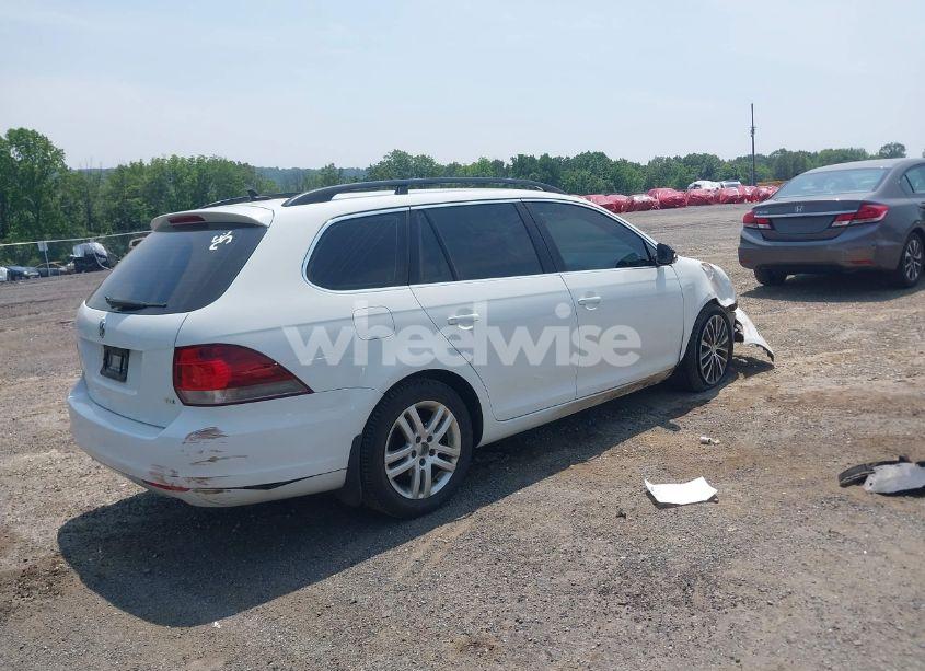 Photo 4 of 2014 Volkswagen Jetta SPORTWAGEN 2.0L TDI (VIN 3VWML7AJXEM622874)