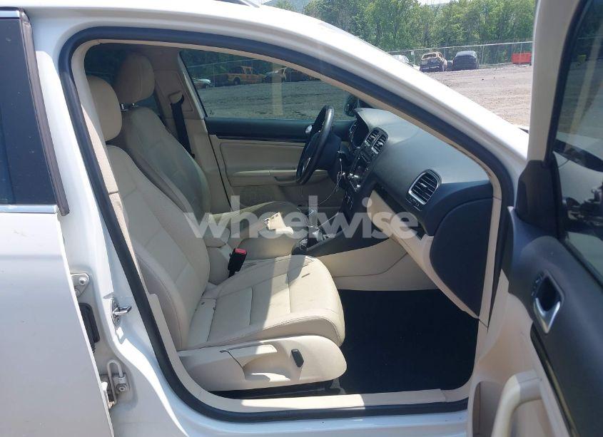 Photo 5 of 2014 Volkswagen Jetta SPORTWAGEN 2.0L TDI (VIN 3VWML7AJXEM622874)