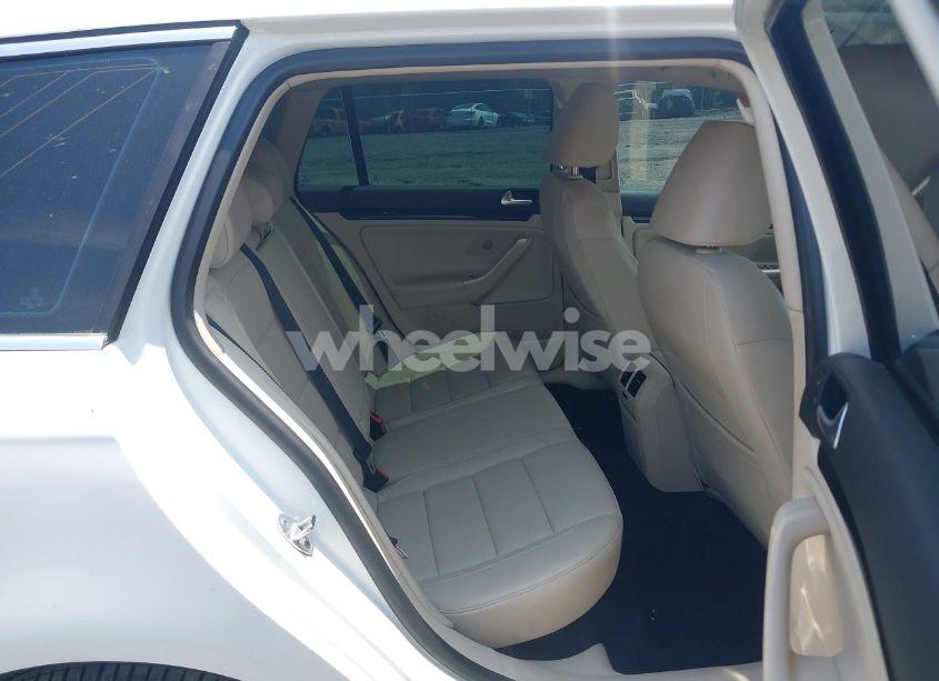 Photo 8 of 2014 Volkswagen Jetta SPORTWAGEN 2.0L TDI (VIN 3VWML7AJXEM622874)