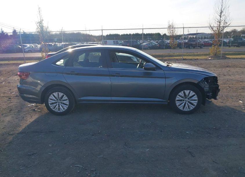 Photo 13 of 2019 Volkswagen Jetta 1.4T S (VIN 3VWN57BU1KM196026)