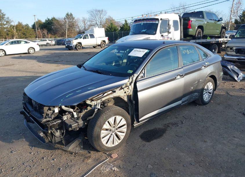 Photo 2 of 2019 Volkswagen Jetta 1.4T S (VIN 3VWN57BU1KM196026)