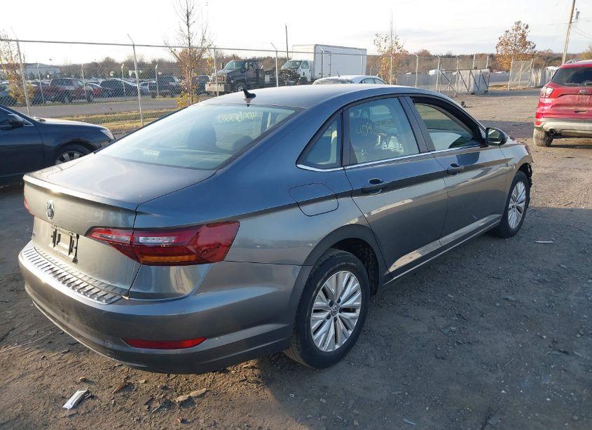 Photo 4 of 2019 Volkswagen Jetta 1.4T S (VIN 3VWN57BU1KM196026)