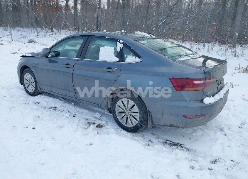 Photo 3 of 2019 Volkswagen Jetta 1.4T S (VIN 3VWN57BU1KM241109)