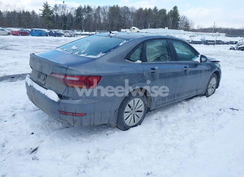 Photo 4 of 2019 Volkswagen Jetta 1.4T S (VIN 3VWN57BU1KM241109)