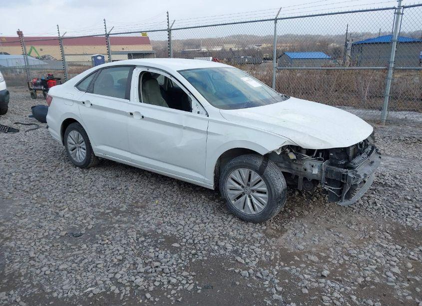 2019 Volkswagen Jetta 1.4T S (VIN 3VWN57BU2KM231057) main photo