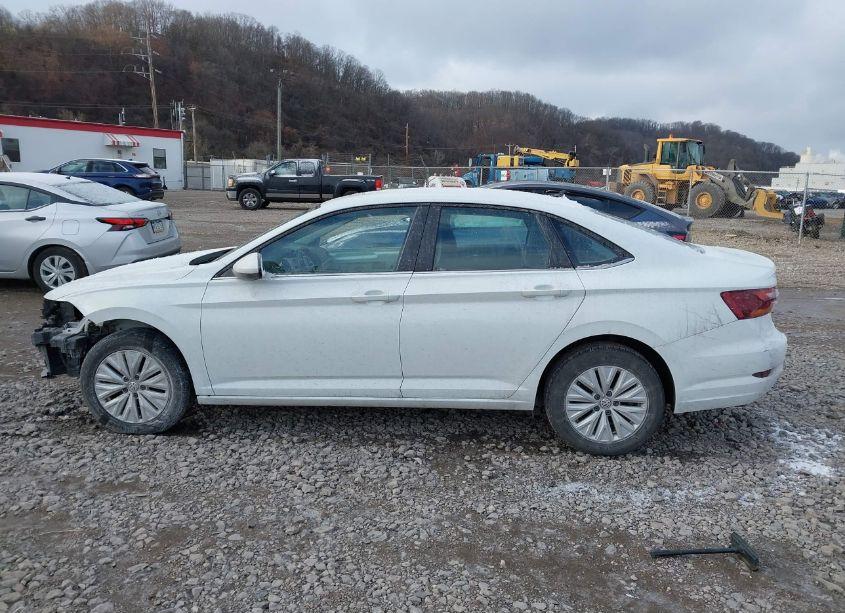 Photo 15 of 2019 Volkswagen Jetta 1.4T S (VIN 3VWN57BU2KM231057)