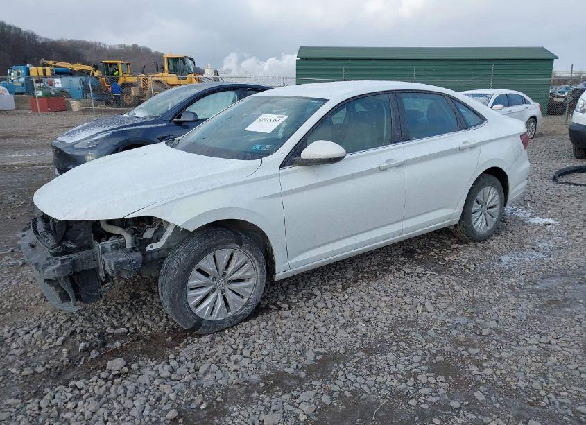 Photo 2 of 2019 Volkswagen Jetta 1.4T S (VIN 3VWN57BU2KM231057)