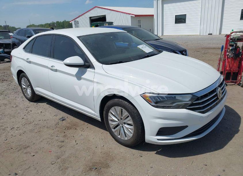 2019 Volkswagen Jetta 1.4T S (VIN 3VWN57BU4KM112040) main photo