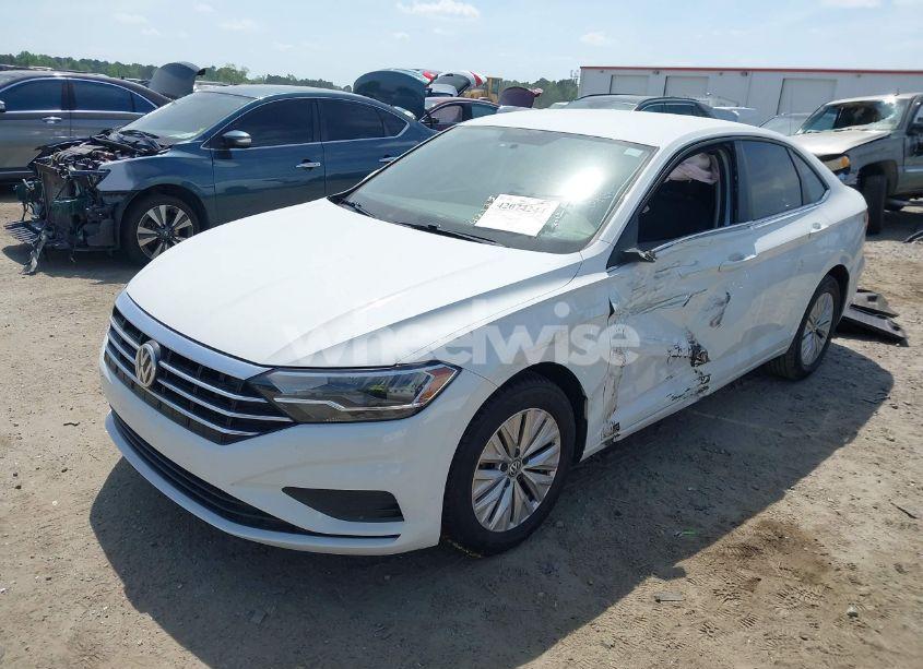 Photo 2 of 2019 Volkswagen Jetta 1.4T S (VIN 3VWN57BU4KM112040)