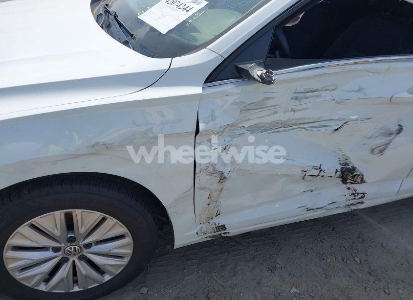 Photo 6 of 2019 Volkswagen Jetta 1.4T S (VIN 3VWN57BU4KM112040)