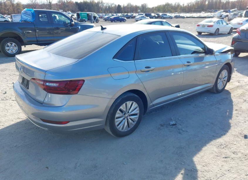 Photo 4 of 2020 Volkswagen Jetta 1.4T R-LINE/1.4T S (VIN 3VWN57BU4LM101850)